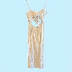 Olivaceous White Dress with Bow Accent